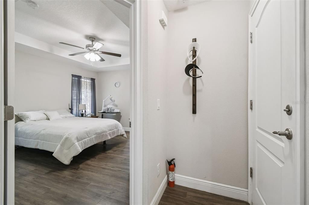 For Sale: $325,000 (3 beds, 2 baths, 1164 Square Feet)