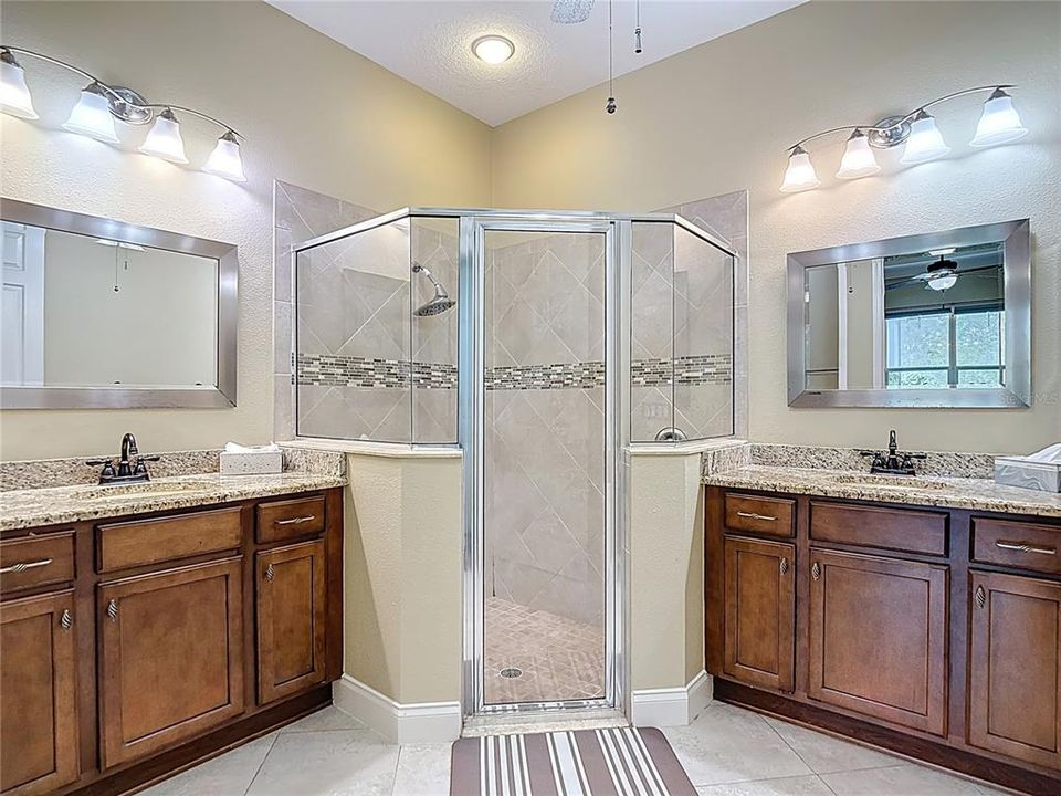 На продажу: $442,500 (3 спален, 2 ванн, 1920 Квадратных фут)