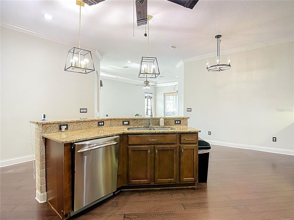 На продажу: $442,500 (3 спален, 2 ванн, 1920 Квадратных фут)