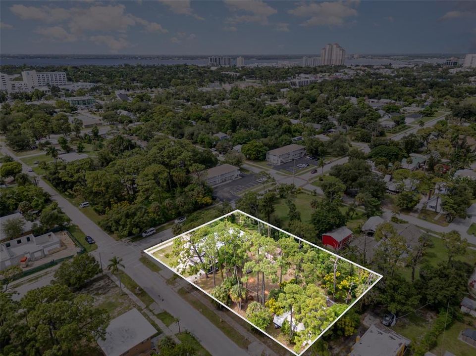 待售: $300,000 (3 贝兹, 2 浴室, 2056 平方英尺)