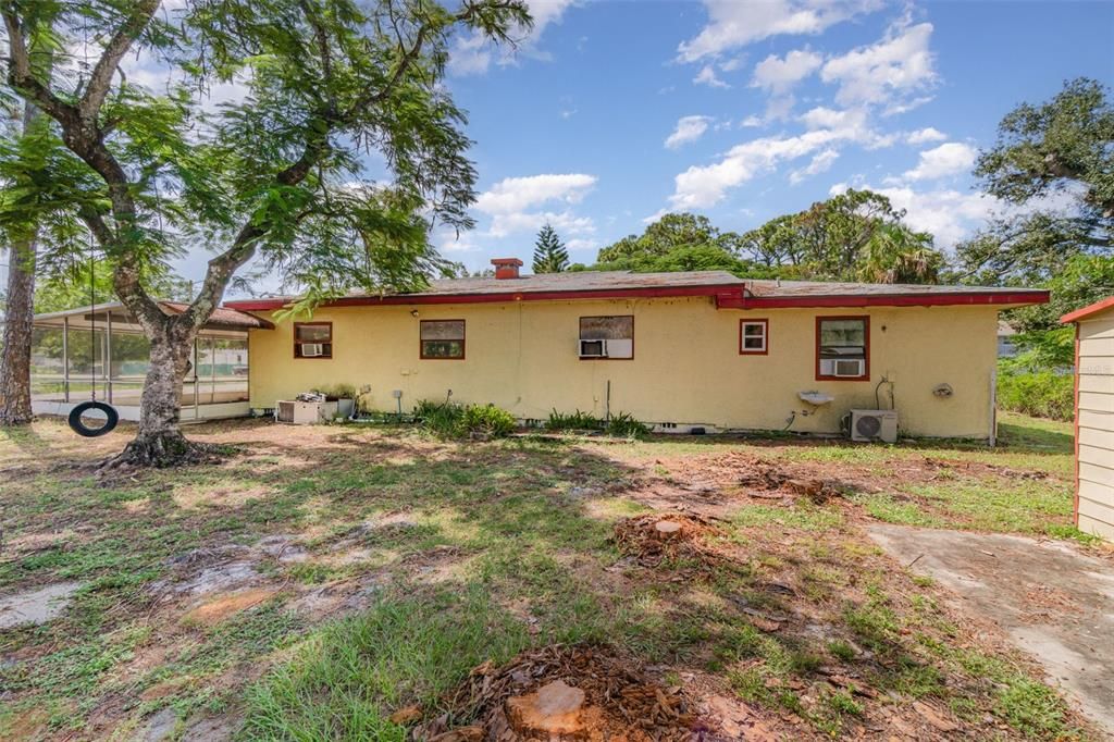 待售: $300,000 (3 贝兹, 2 浴室, 2056 平方英尺)