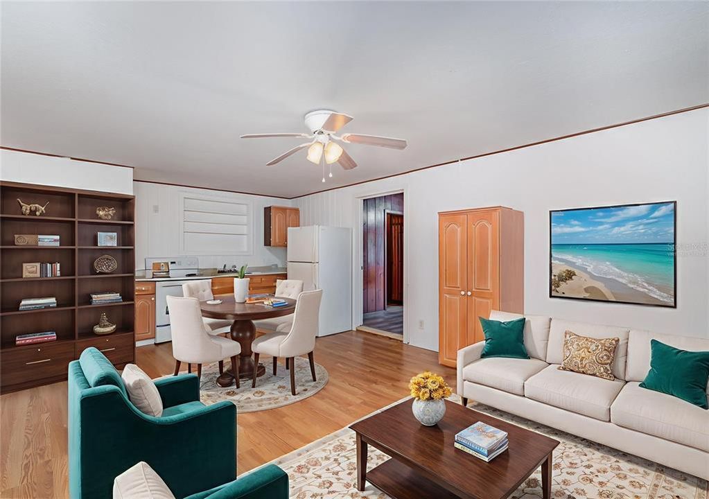 待售: $300,000 (3 贝兹, 2 浴室, 2056 平方英尺)