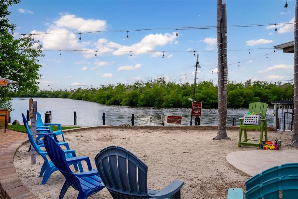 For Sale: $640,000 (3 beds, 3 baths, 2552 Square Feet)