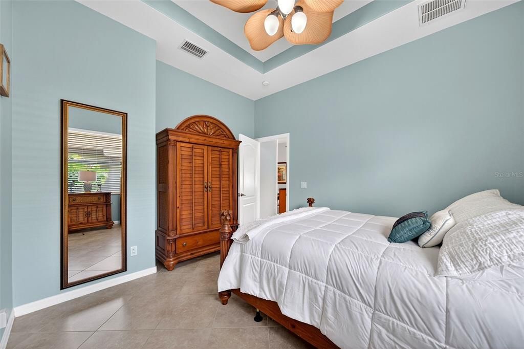 For Sale: $640,000 (3 beds, 3 baths, 2552 Square Feet)