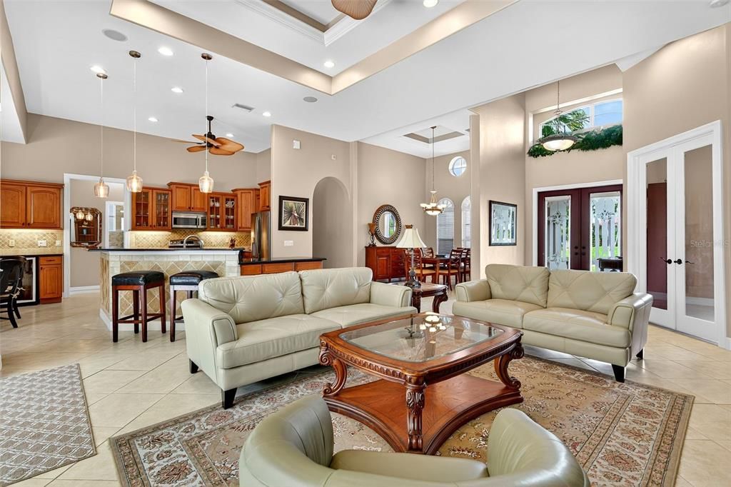 For Sale: $640,000 (3 beds, 3 baths, 2552 Square Feet)