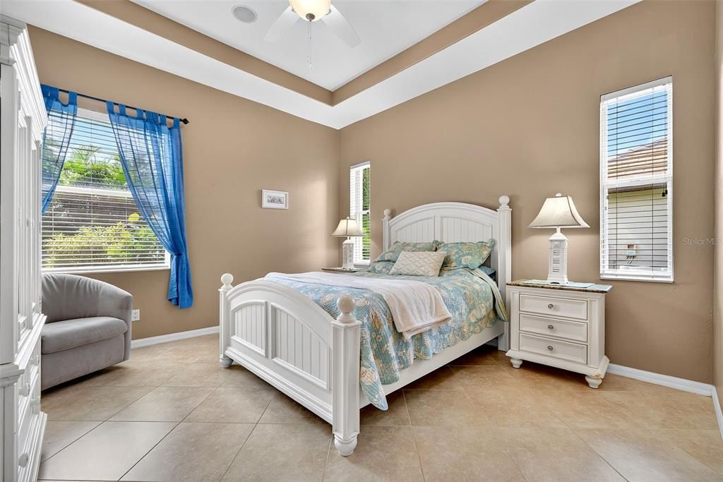 For Sale: $640,000 (3 beds, 3 baths, 2552 Square Feet)