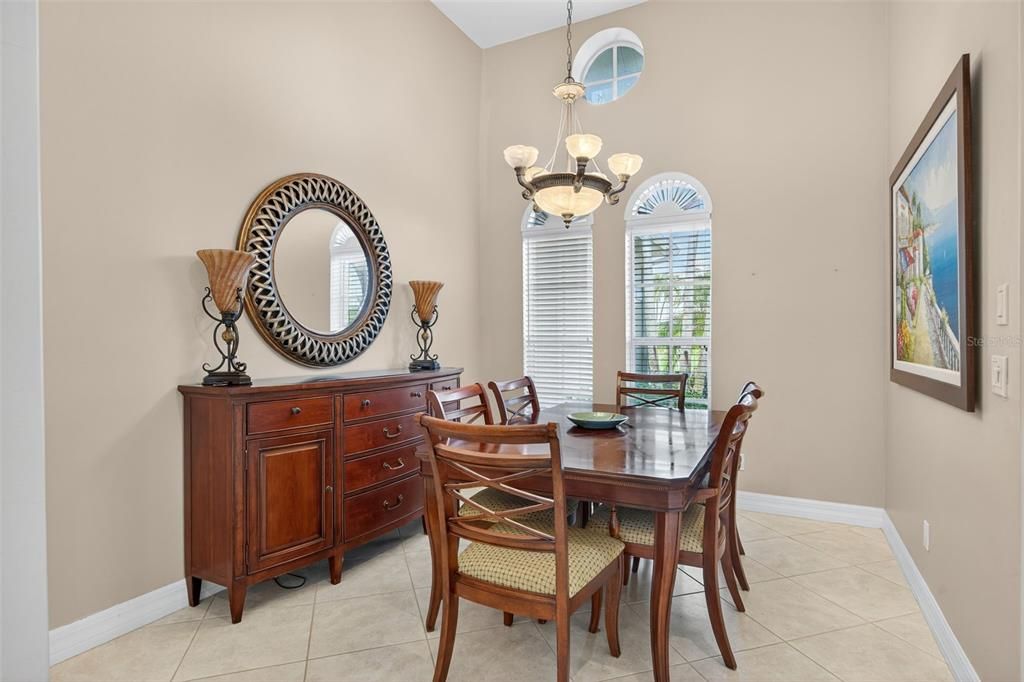 For Sale: $640,000 (3 beds, 3 baths, 2552 Square Feet)