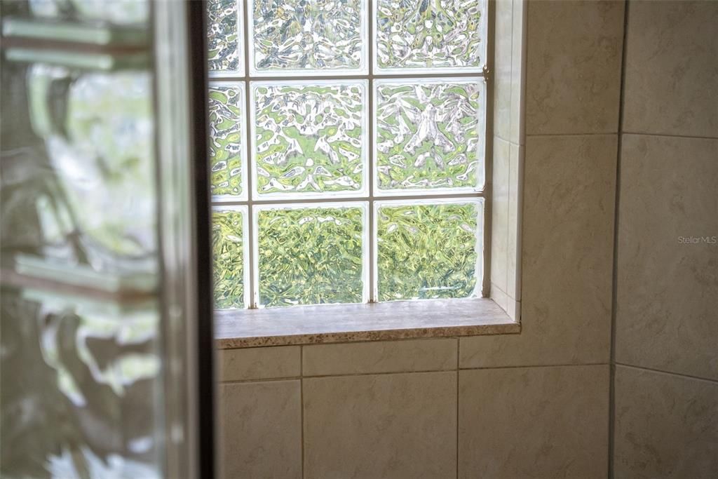 For Sale: $640,000 (3 beds, 3 baths, 2552 Square Feet)