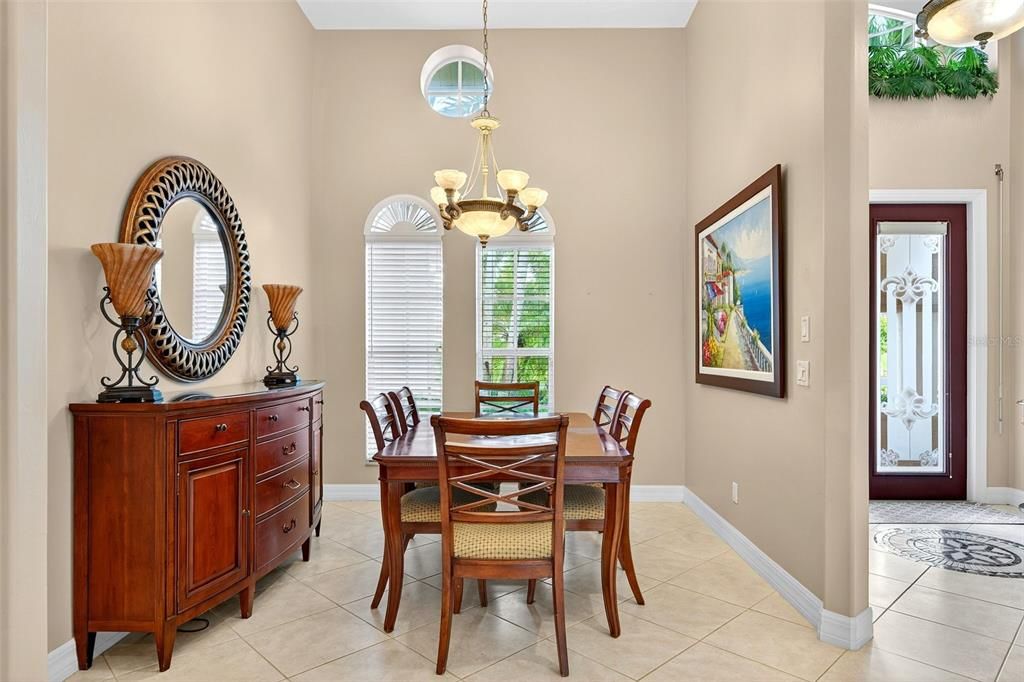 For Sale: $640,000 (3 beds, 3 baths, 2552 Square Feet)