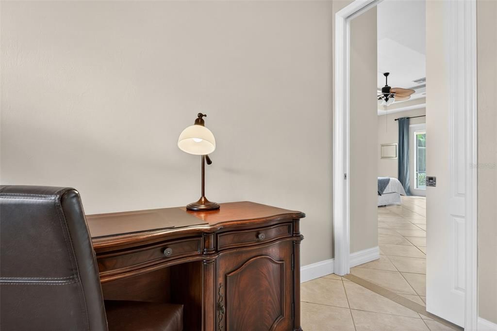 For Sale: $640,000 (3 beds, 3 baths, 2552 Square Feet)