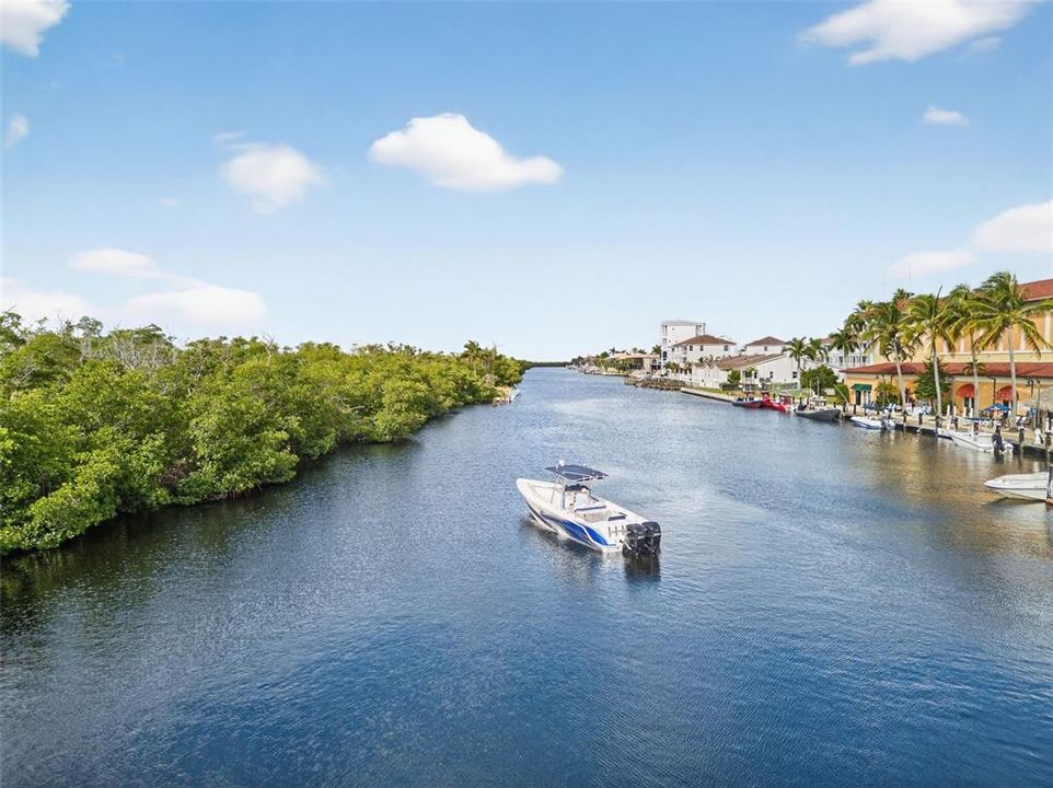 For Sale: $640,000 (3 beds, 3 baths, 2552 Square Feet)