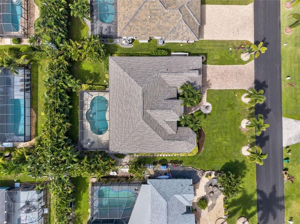 For Sale: $640,000 (3 beds, 3 baths, 2552 Square Feet)