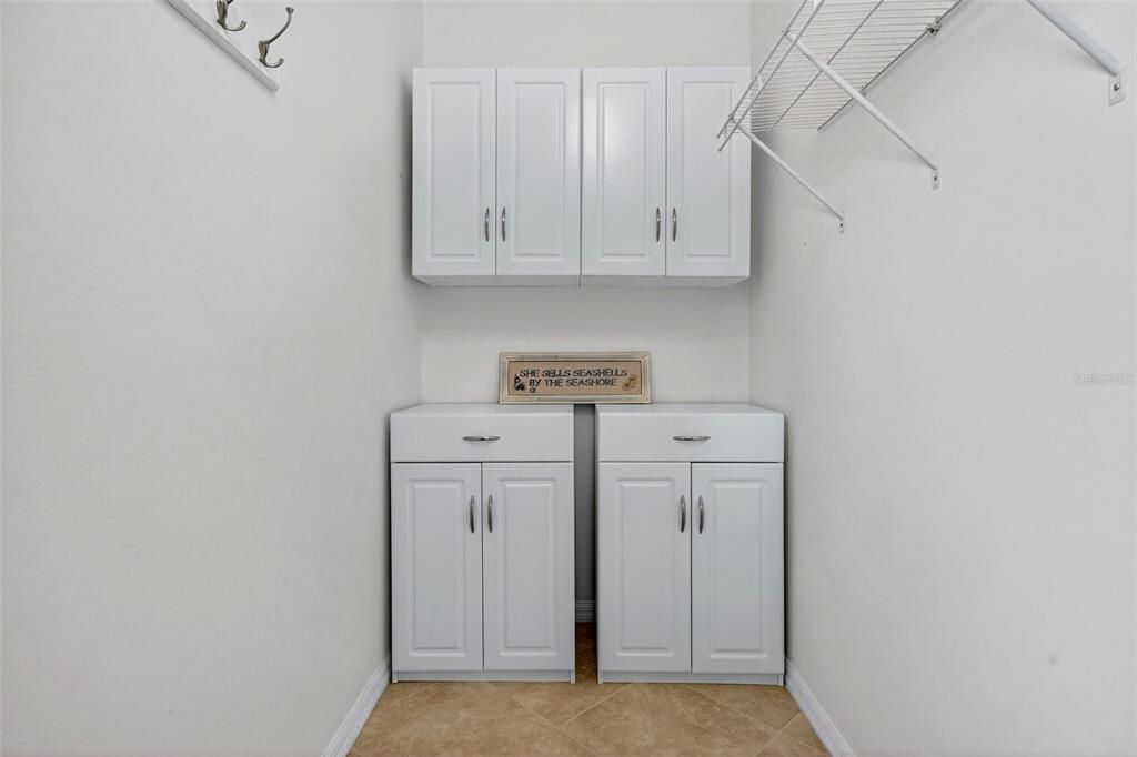 For Sale: $640,000 (3 beds, 3 baths, 2552 Square Feet)