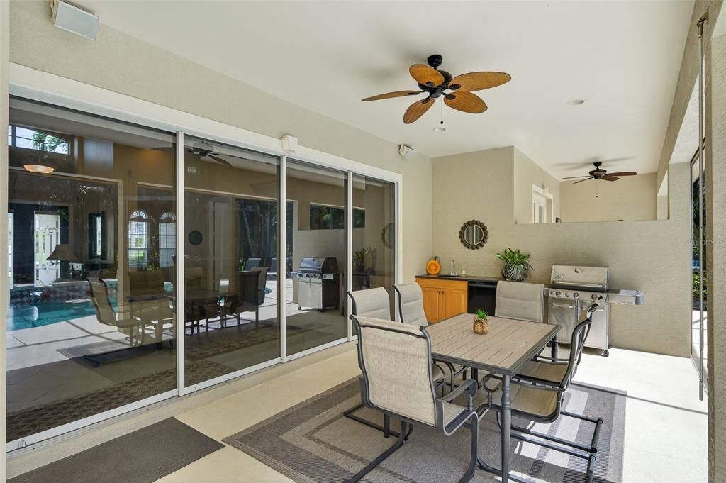 For Sale: $640,000 (3 beds, 3 baths, 2552 Square Feet)