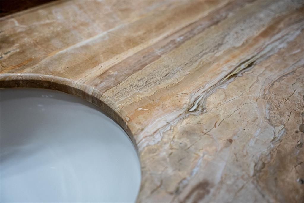 For Sale: $640,000 (3 beds, 3 baths, 2552 Square Feet)