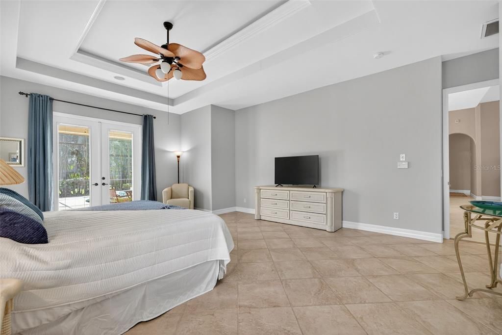 For Sale: $640,000 (3 beds, 3 baths, 2552 Square Feet)