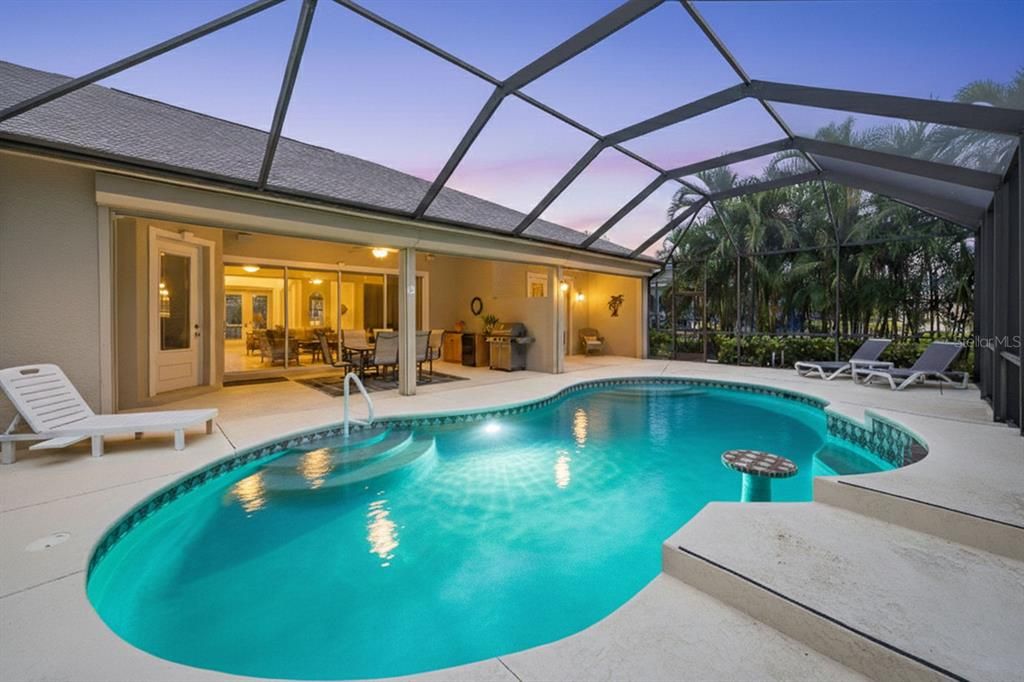 For Sale: $640,000 (3 beds, 3 baths, 2552 Square Feet)