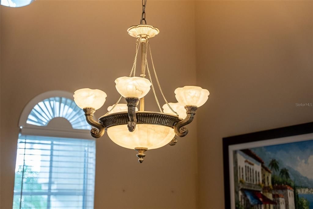 For Sale: $640,000 (3 beds, 3 baths, 2552 Square Feet)