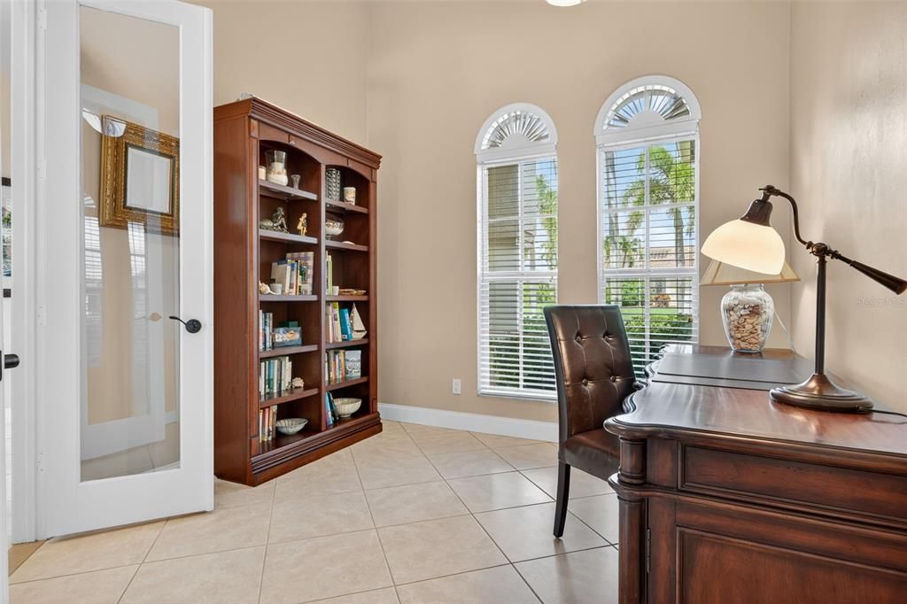 For Sale: $640,000 (3 beds, 3 baths, 2552 Square Feet)