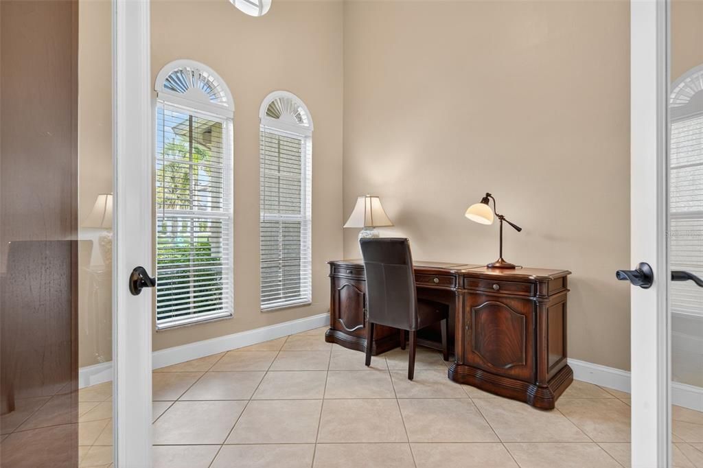 For Sale: $640,000 (3 beds, 3 baths, 2552 Square Feet)