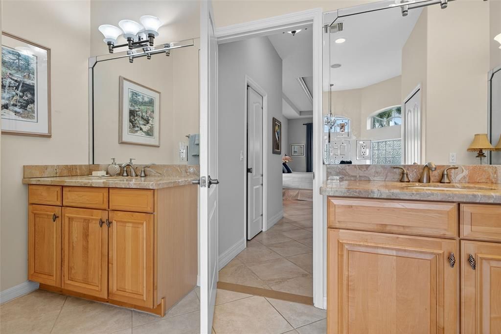 For Sale: $640,000 (3 beds, 3 baths, 2552 Square Feet)