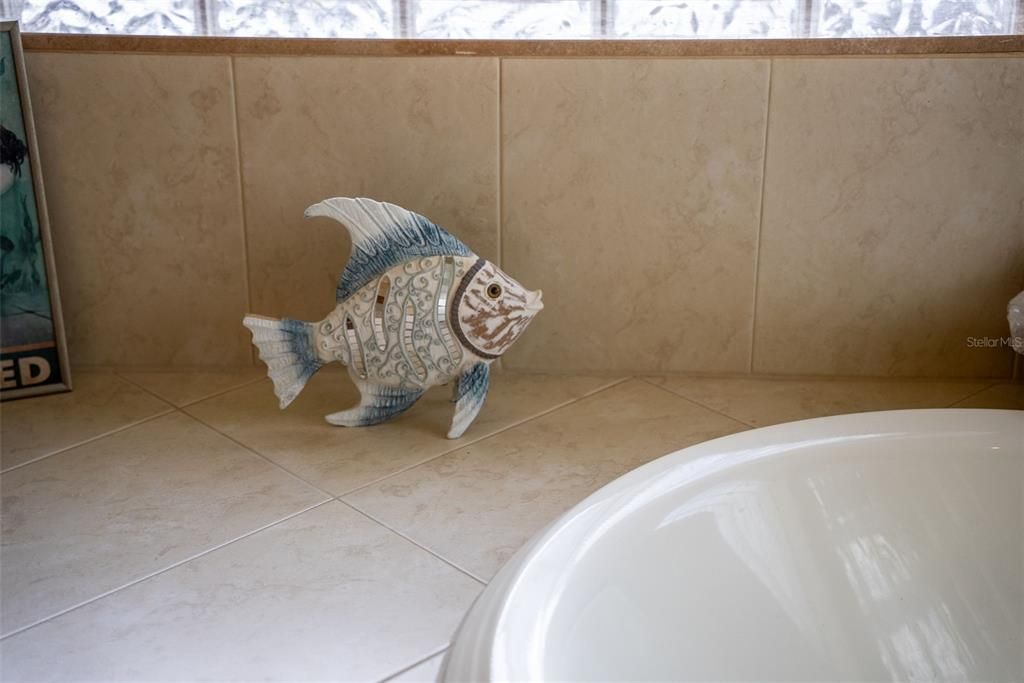 For Sale: $640,000 (3 beds, 3 baths, 2552 Square Feet)