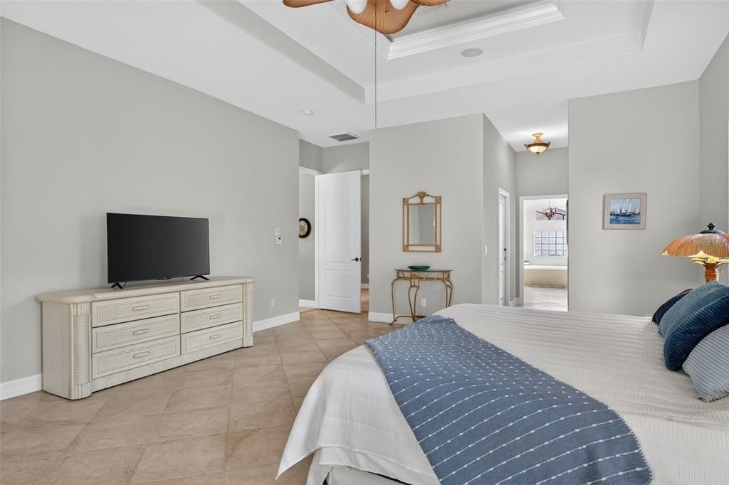 For Sale: $640,000 (3 beds, 3 baths, 2552 Square Feet)