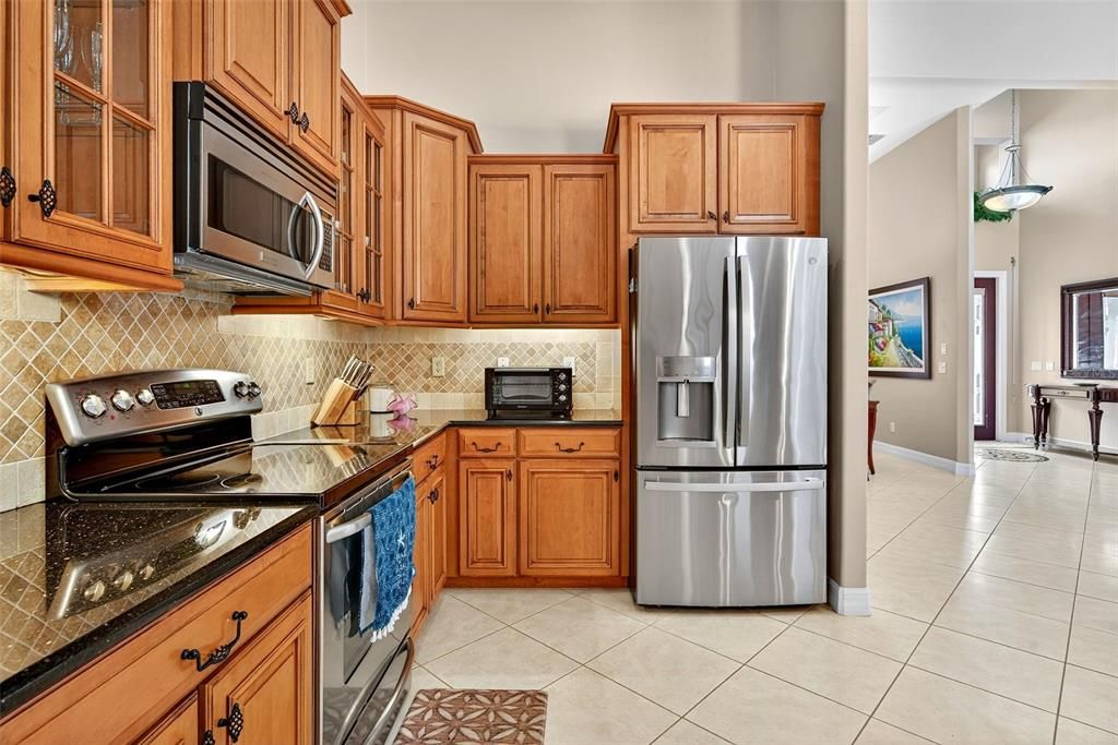 For Sale: $640,000 (3 beds, 3 baths, 2552 Square Feet)