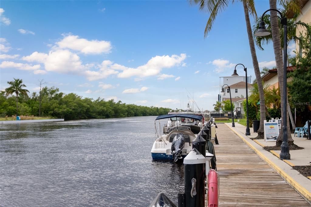 For Sale: $640,000 (3 beds, 3 baths, 2552 Square Feet)