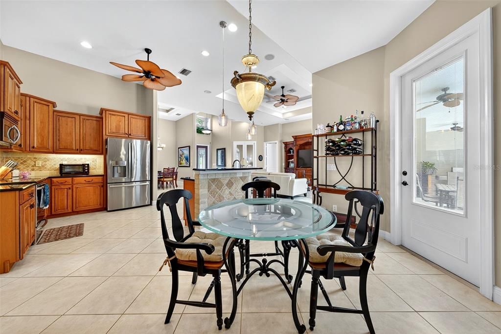 For Sale: $640,000 (3 beds, 3 baths, 2552 Square Feet)