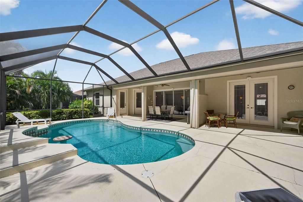 For Sale: $640,000 (3 beds, 3 baths, 2552 Square Feet)