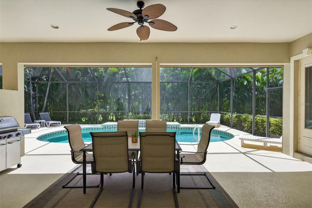 For Sale: $640,000 (3 beds, 3 baths, 2552 Square Feet)