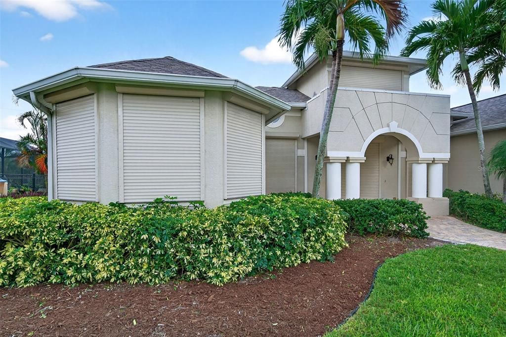 For Sale: $640,000 (3 beds, 3 baths, 2552 Square Feet)