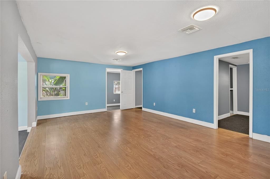 На продажу: $183,000 (3 спален, 1 ванн, 1628 Квадратных фут)