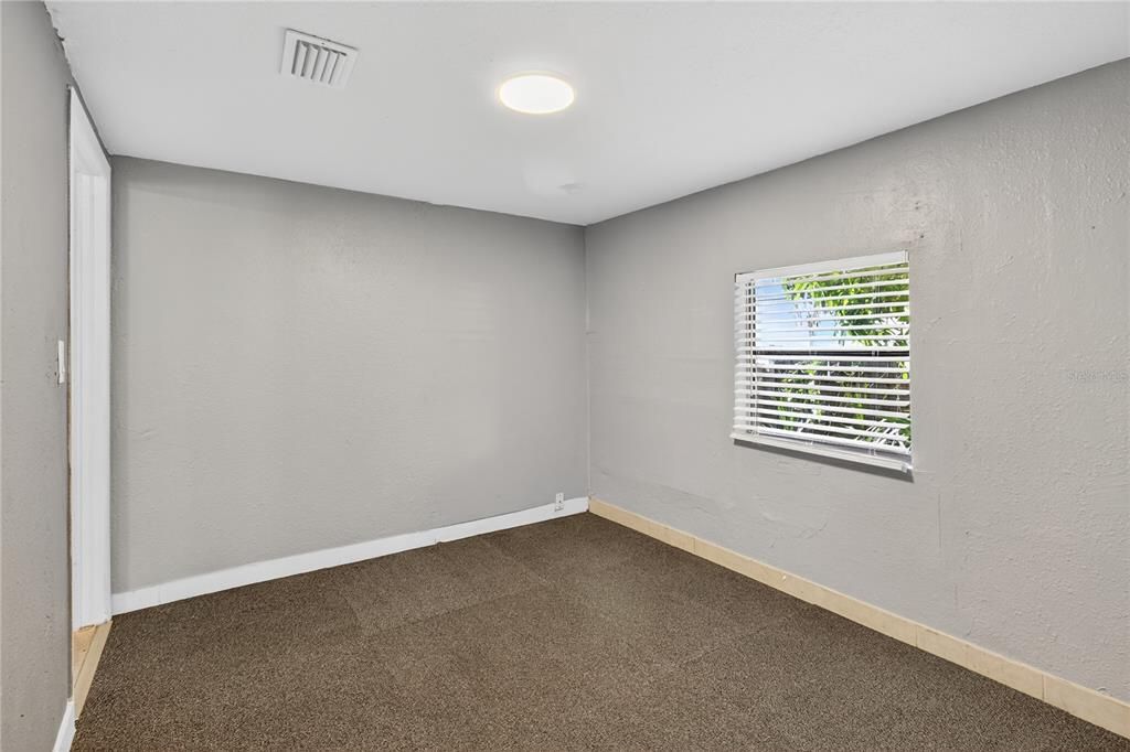 На продажу: $183,000 (3 спален, 1 ванн, 1628 Квадратных фут)