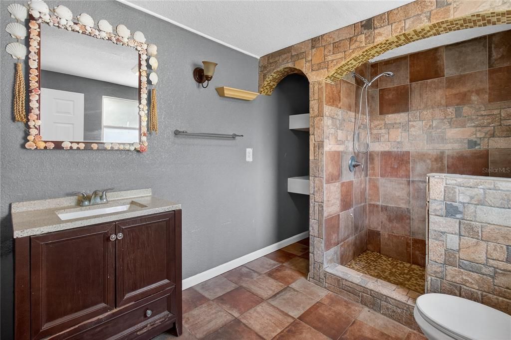 На продажу: $183,000 (3 спален, 1 ванн, 1628 Квадратных фут)