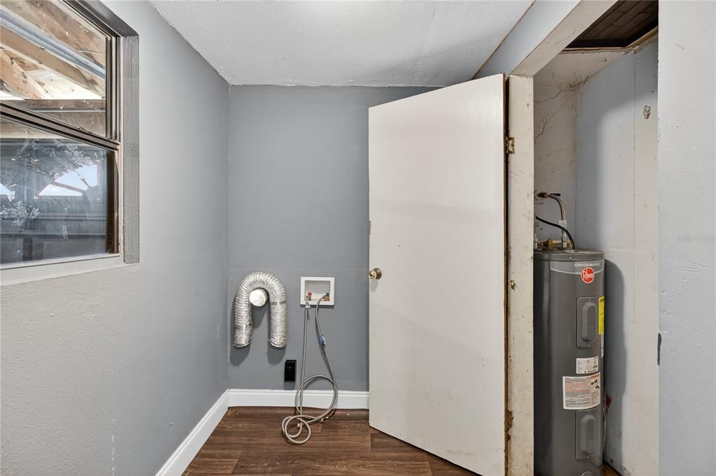 На продажу: $183,000 (3 спален, 1 ванн, 1628 Квадратных фут)