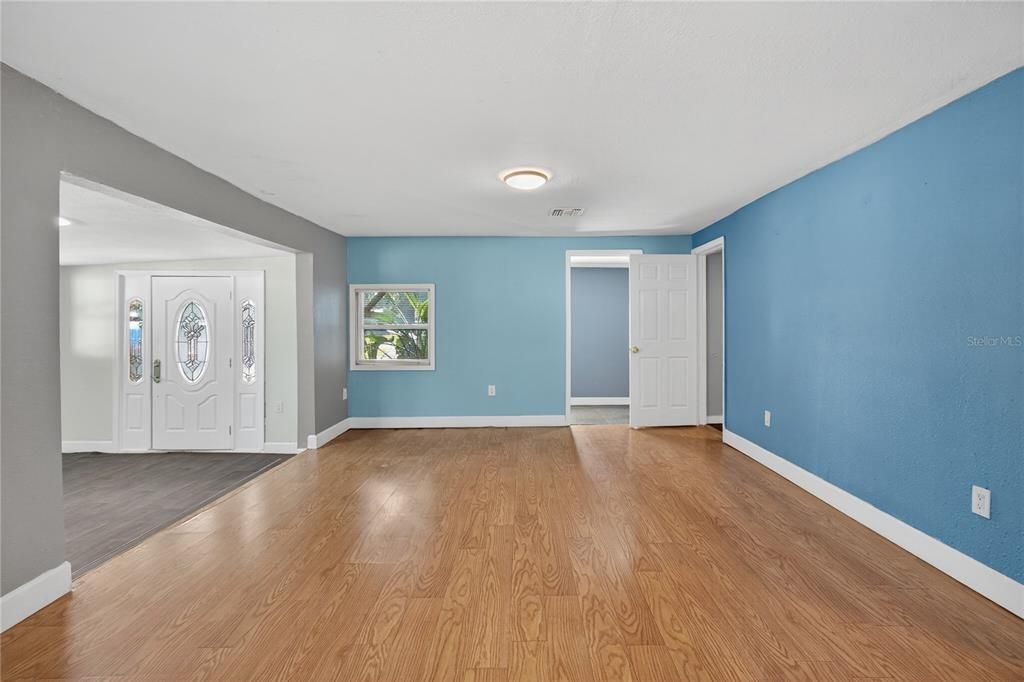 На продажу: $183,000 (3 спален, 1 ванн, 1628 Квадратных фут)