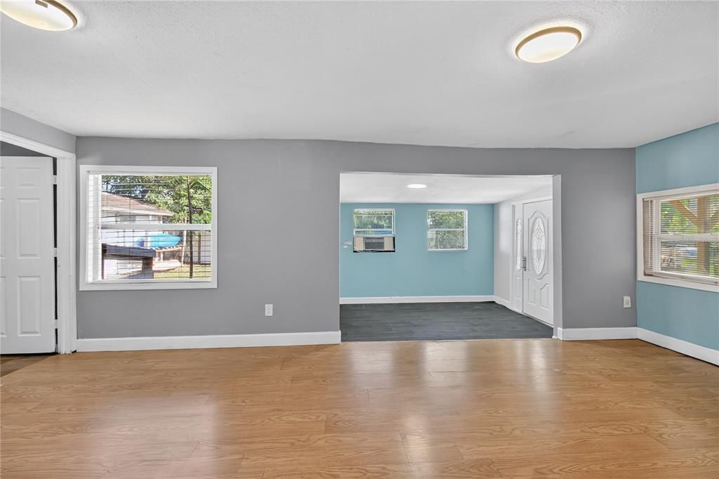 На продажу: $183,000 (3 спален, 1 ванн, 1628 Квадратных фут)