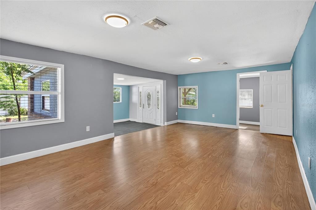 На продажу: $183,000 (3 спален, 1 ванн, 1628 Квадратных фут)