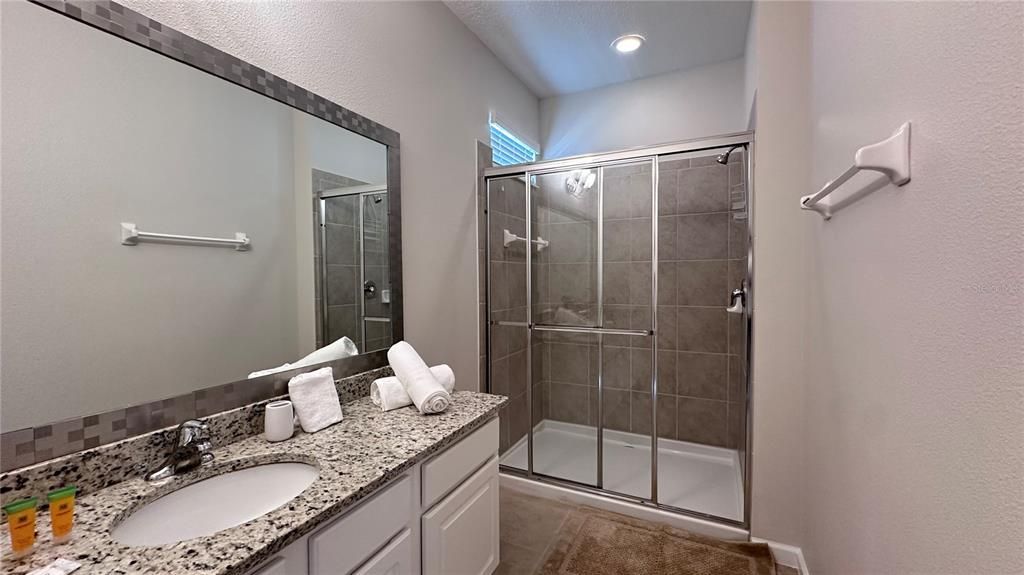 For Rent: $3,850 (4 beds, 3 baths, 1937 Square Feet)