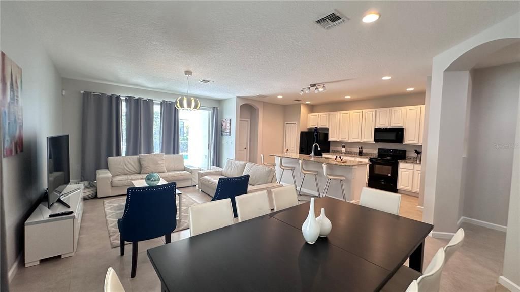 For Rent: $3,850 (4 beds, 3 baths, 1937 Square Feet)