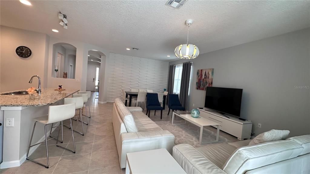 For Rent: $3,850 (4 beds, 3 baths, 1937 Square Feet)