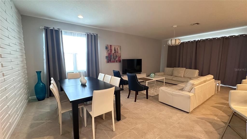 For Rent: $3,850 (4 beds, 3 baths, 1937 Square Feet)