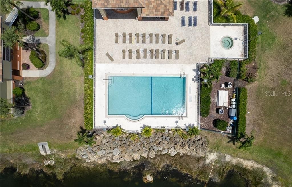 待售: $225,000 (2 贝兹, 2 浴室, 1085 平方英尺)