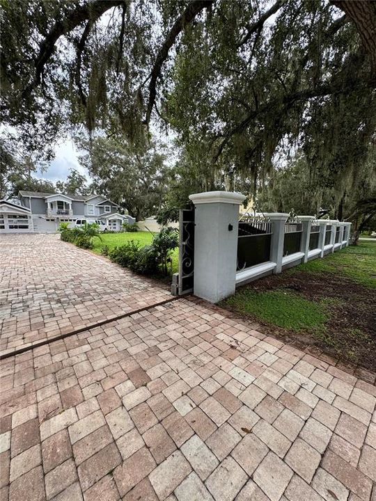 Active With Contract: $350,000 (4 beds, 2 baths, 1560 Square Feet)