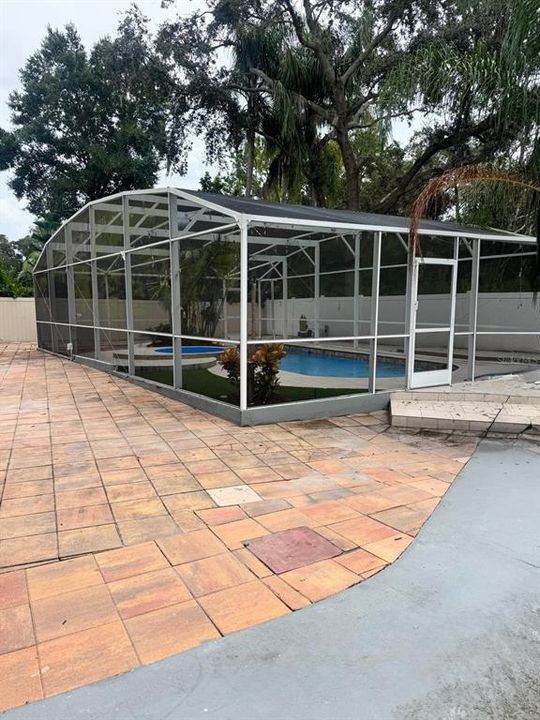 Active With Contract: $350,000 (4 beds, 2 baths, 1560 Square Feet)