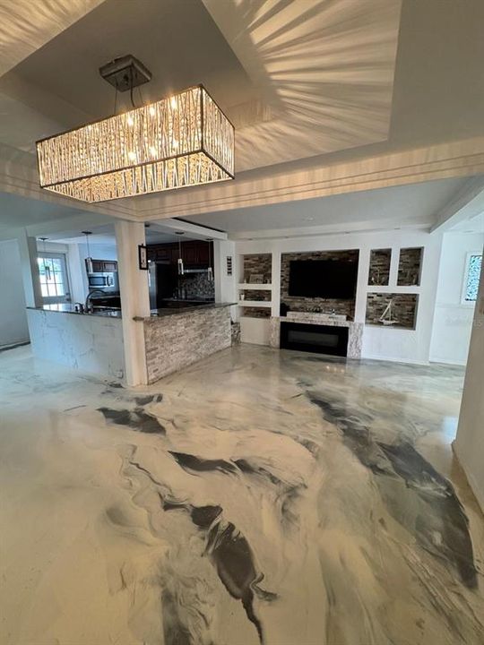 Active With Contract: $350,000 (4 beds, 2 baths, 1560 Square Feet)