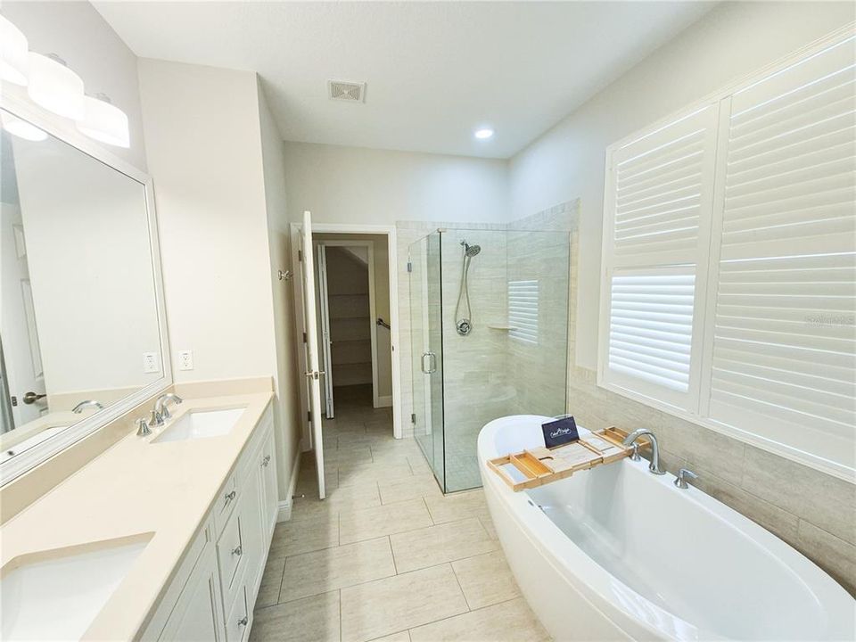 For Rent: $3,400 (3 beds, 2 baths, 2005 Square Feet)