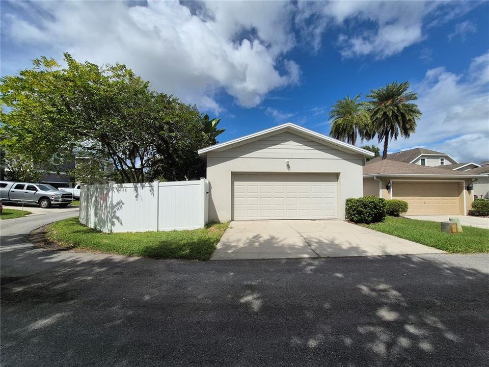 For Rent: $3,400 (3 beds, 2 baths, 2005 Square Feet)